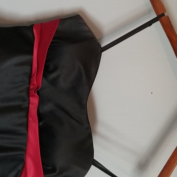 Dress - Picture 3 of 7